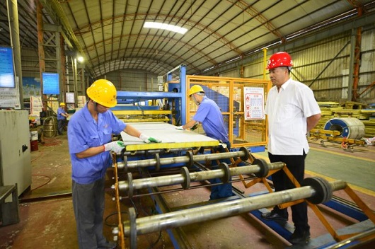 運城鋼結構加工之屋面板的制作工藝