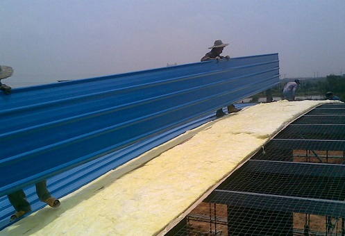 【盛大鋼構】鋼結構廠房“外衣”材質(zhì)的區(qū)別