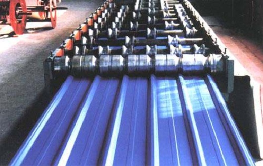 【鋼結(jié)構(gòu)資訊】彩鋼夾芯板的應用已成鋼結(jié)構(gòu)建筑的主流產(chǎn)品